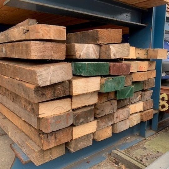 Gebruikt hout & oud hout | Baal materiaalhandel